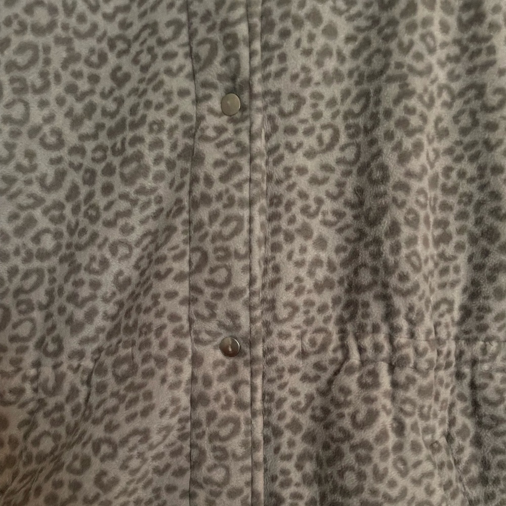 Basic Editions Cheetah Print Grey Button Up Fleec… - image 2